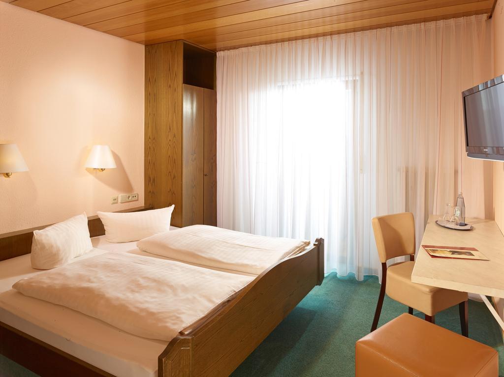 Hotel Loesch Pfaelzer Hof 로메르베르크 외부 사진