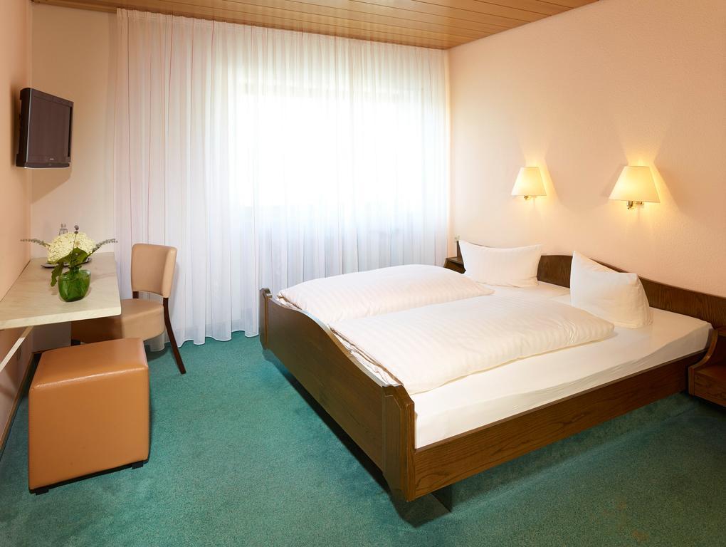 Hotel Loesch Pfaelzer Hof 로메르베르크 객실 사진